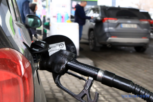 «Плюс» ще 2 гривні: скільки на АЗС коштує бензин і дизпальне 4 березня