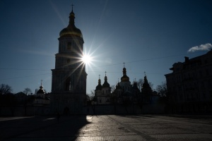 В Україні завтра переважно без опадів, вдень подекуди до +14°