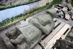 Половецькі статуї XII століття з Новомиколаївки перевезли до Запоріжжя