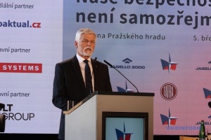 Президент Чехії: Не варто чекати від інших застосування статті 5 НАТО, якщо не виконуєш свою частину зобов’язань