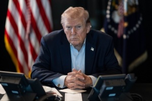 Trump urges Zelensky to reach deal with Russia