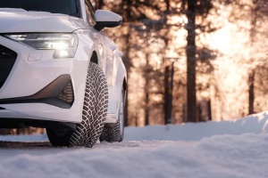 Бамбуковий дрон, розчинні імпланти та розумні шини з шипами