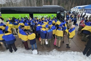 Prisoner exchange: 200 Ukrainians return from Russian captivity