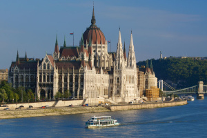 Hungary says it sends Ukrainian Oschadbank collectors home