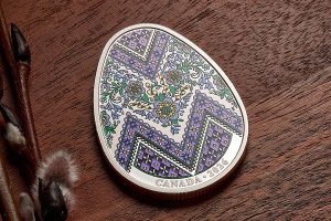 Канада випустила срібну монету у формі української писанки