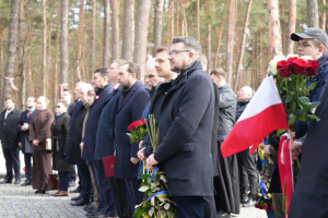 Українські й польські урядовці у Биківні вшанували пам’ять жертв Катинського розстрілу