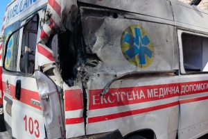 На Миколаївщині російський дрон атакував автомобіль «швидкої», є поранені