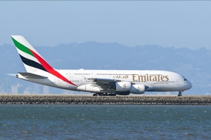 Аеропорт у Дубаї зупиняв роботу через атаку іранських дронів