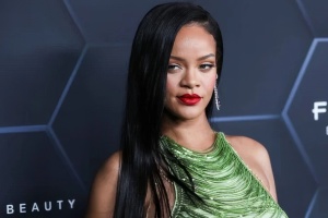 Будинок Ріанни у Лос-Анджелесі обстріляли зі штурмової гвинтівки