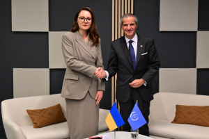 Глава МАГАТЕ обговорив зі Свириденко ситуацію на Запорізькій АЕС