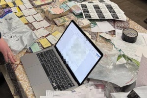 Правоохоронці викрили «схему» з паливними талонами на ₴218 мільйонів