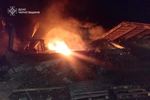 На Чернігівщині внаслідок обстрілу РФ згоріло зерносховище