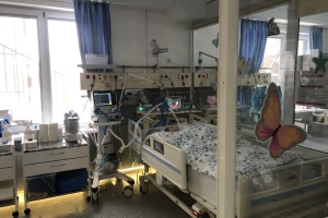 У Чернівцях допомагають чотирирічному хлопчику з Миколаєва, який постраждав під час атаки РФ