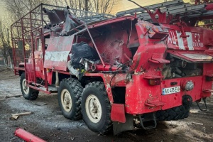 Росіяни атакували дронами Харківщину - постраждала жінка, під повторні удари потрапили рятувальники