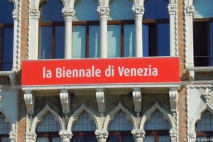Les ministres de 22 pays signent une protestation contre la participation de la Russie à la Biennale de Venise