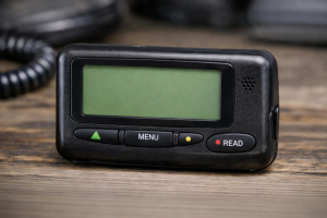 У Москві через відключення інтернету почали скуповувати пейджери, рації та атласи