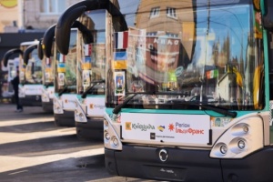 La communauté dans la région de Kyiv a reçu 5 bus offerts par la France