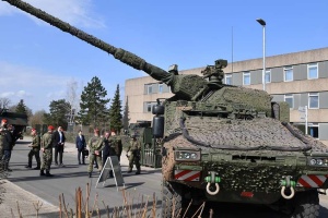 У Німеччині підготували понад 600 українських артилеристів на новій гаубиці RCH 155