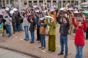 У Мілані вшанували загиблих у Маріупольському драматичному театрі

