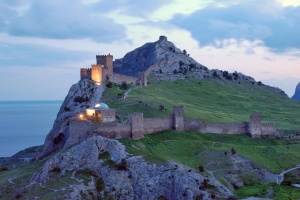 У Феодосії під загрозою обвалення Докова вежа Генуезької фортеці