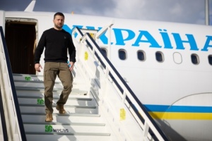 President Zelensky arrives in London
