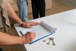 На ТОТ Луганщини росіяни анулювали довіреності українців про управління нерухомістю