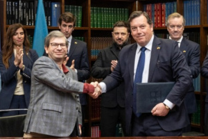 Ukraine und Spanien unterzeichnen Abkommen zur Zusammenarbeit in Raketenindustrie und Luftverteidigung