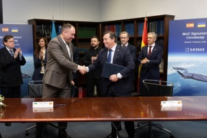 Ucrania y España firman acuerdos de cooperación en la industria de misiles y defensa aérea