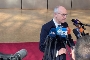 Питання з блокуванням допомоги Україні має бути вирішене найближчим часом - прем’єр Люксембургу