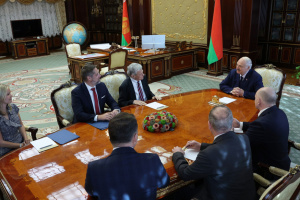 Посланець Трампа Коул знову приїхав до Лукашенка - хоче домогтися звільнення політв'язнів