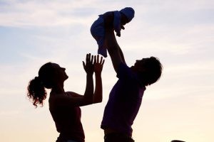 La Finlande domine le classement mondial du bonheur, tandis que l'Ukraine se classe au 111e rang