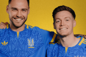 Збірна України з футболу представила нову виїзну форму