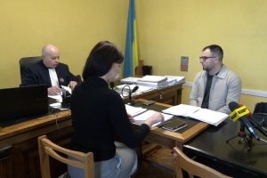 Мати звільненого з полону бійця, яка відмовилася повертати чотири мільйони його зарплатні, хоче мирової угоди