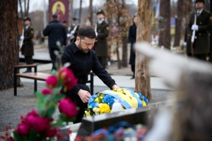 Зеленський ушанував пам’ять воїнів, які загинули у битвах за Мощун