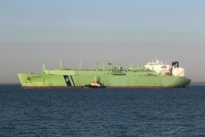 Пошкоджений танкер із російським газом дрейфує до узбережжя Лівії