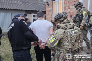На Буковині затримали підозрюваного у викраденні майже пів мільйона гривень у пораненого військового