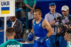 Хижняк з перемоги у першому раунді дебютував на профі-рингу