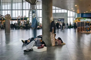 Аеропорт Санкт-Петербурга через нічні атаки дронів скасував понад 60 рейсів