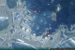 У терміналі російського порту Приморськ палають щонайменше чотири нафтові резервуари