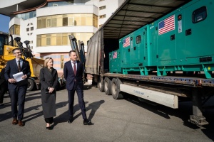 Україна отримала генератори та важку техніку для меліорації від США