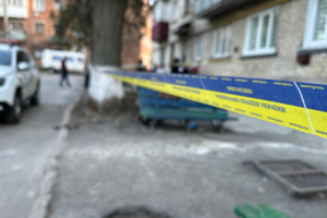 У Первомайську чоловік надіслав дружині посилку з вибухівкою: жінка загинула, двоє дітей поранені