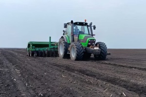 На Житомирщині розпочали сівбу ярого ячменю та гороху