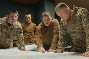 Сирський зустрівся на фронті з командирами підрозділів, які воюють на «гарячих» південних напрямках