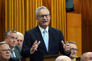 Ед Фаст, ексміністр міжнародної торгівлі Канади