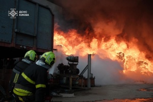 У Києві сталася масштабна пожежа на підприємстві