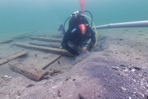 У Швейцарії на дні озера виявили вантаж корабля римської епохи із сотнями артефактів