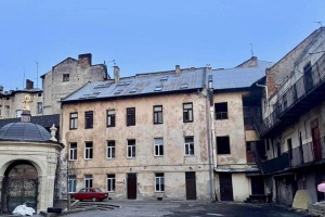 У Львові частина будинку, в який влучив російський дрон, придатна для проживання - Садовий