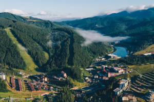 Готель у Буковелі за «брудні» гроші: ексмитника викрили на відмиванні $2 мільйонів