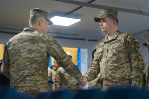 Сирський на півдні вручив нагороди бійцям штурмових і десантно-штурмових підрозділів