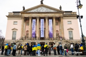 «Культура не поза політикою»: у Берліні пікетували виступ пропагандистки Путіна Анни Нетребко